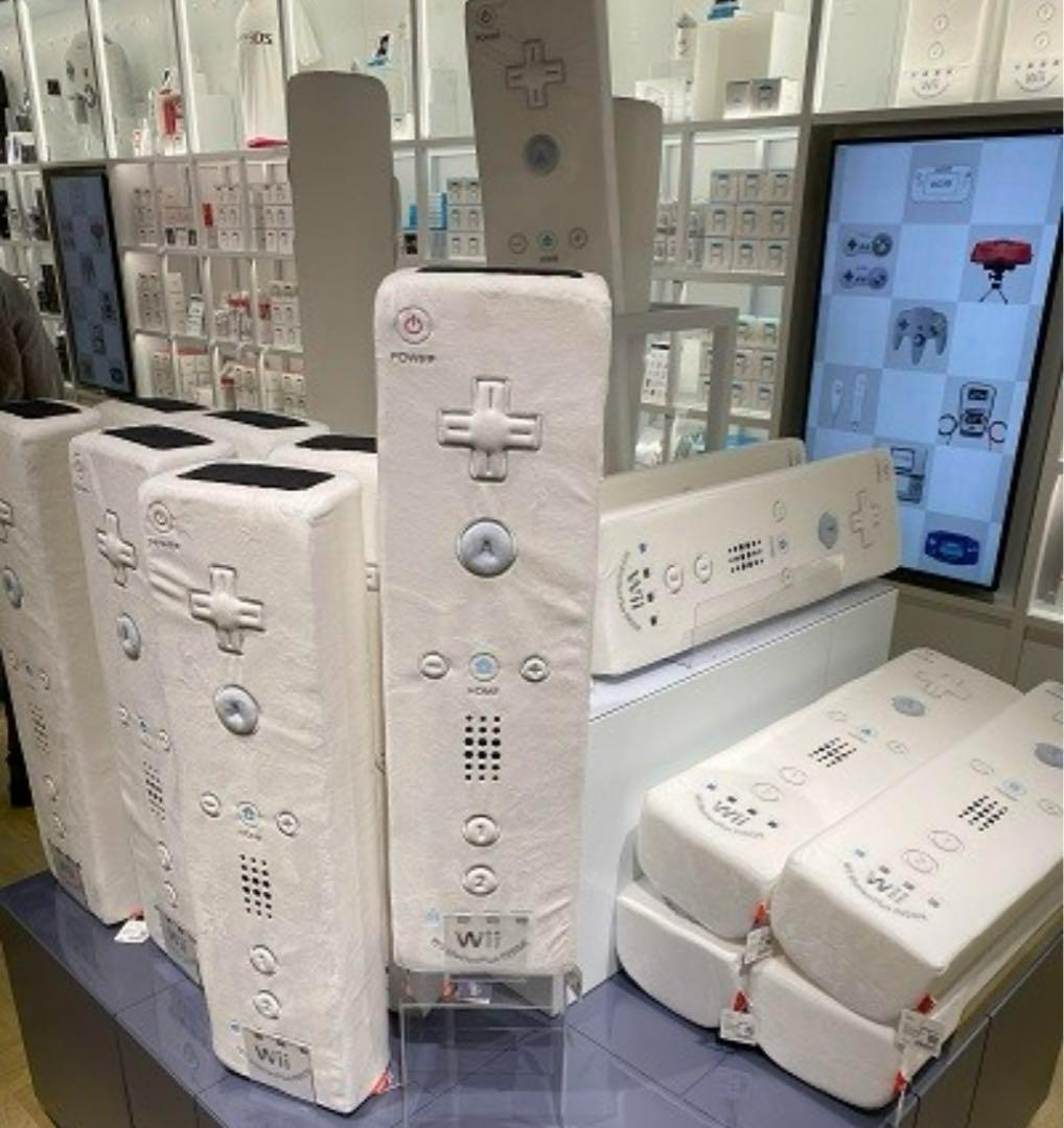 ニンテンドーミュージアム クッション Wiiリモコン - メルカリ