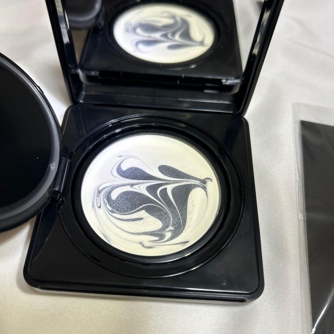 ジバンシイ ソワンノワール UV コンパクト 12g