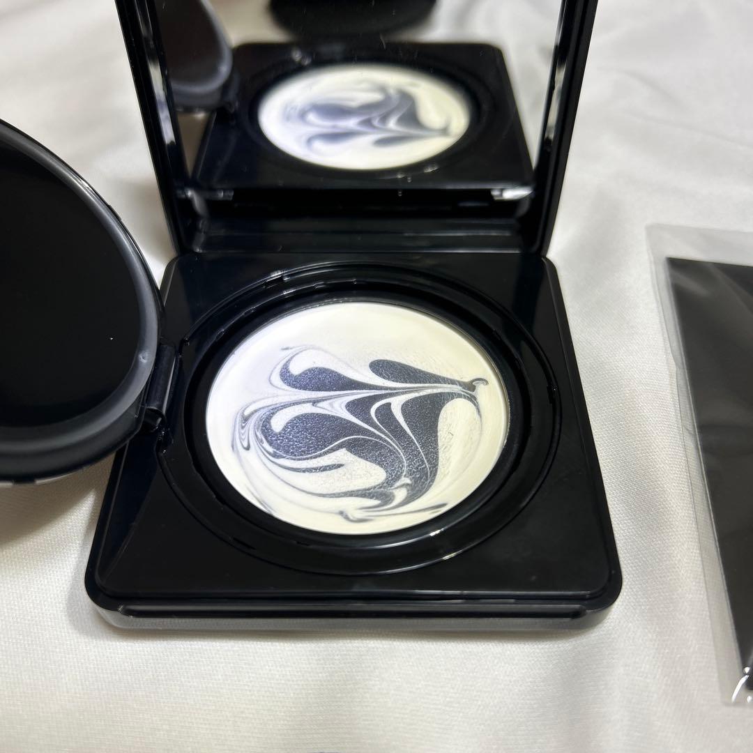 ジバンシイ ソワンノワール UV コンパクト 12g