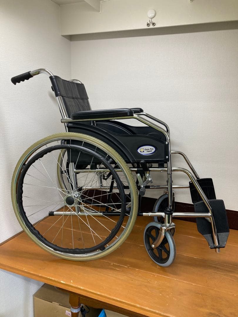 ケアテックジャパン 自走式車椅子 アルミ製