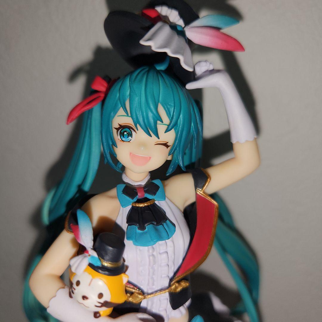 初音ミク×ラスカル 初代～三代目 #白るまんどのフィギュア