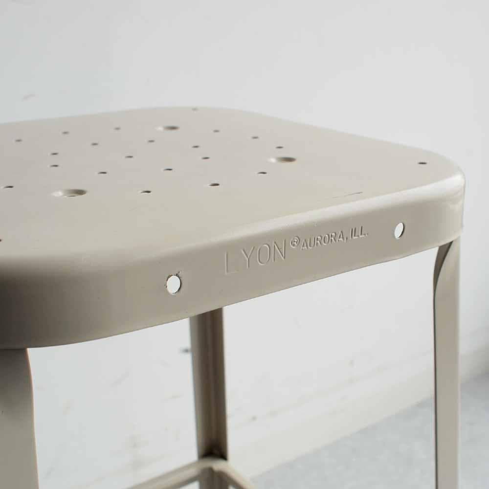 USヴィンテージ リオン/LYON スツール ZR24380