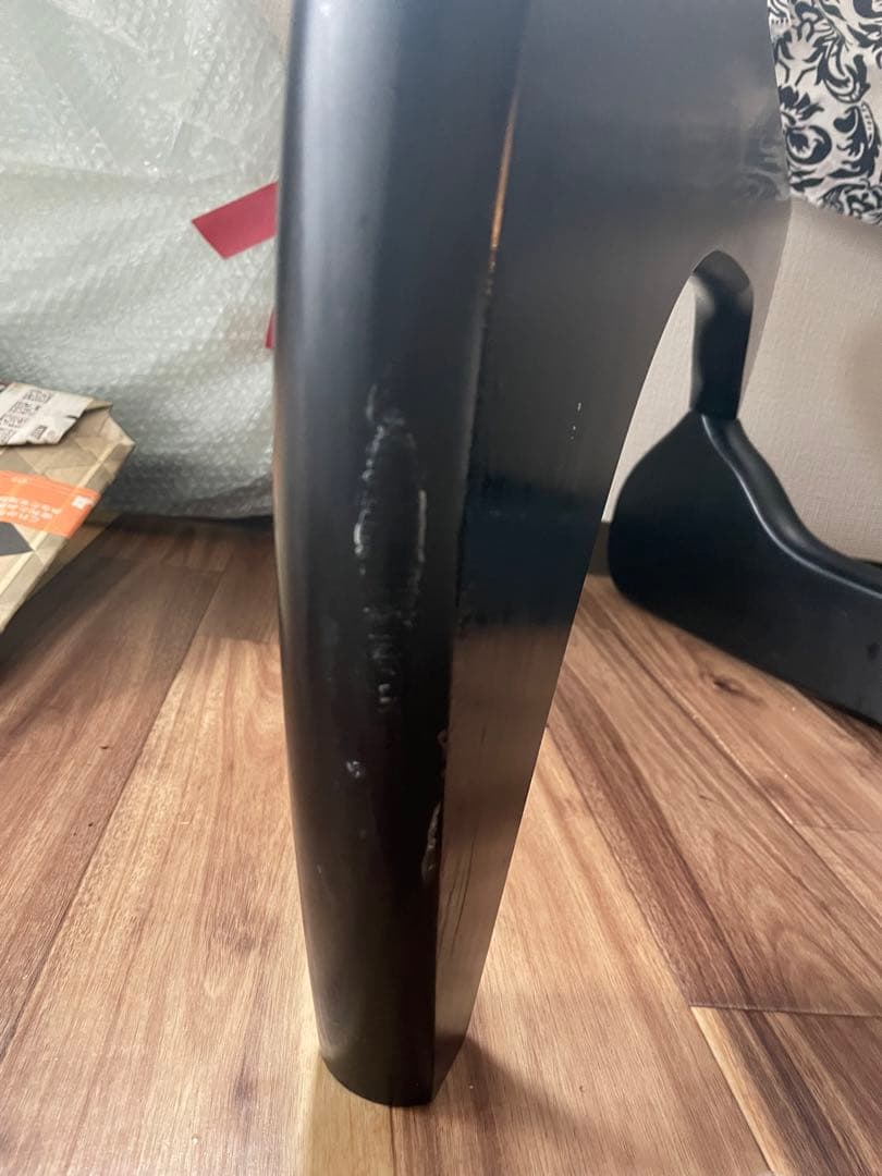 モダン　ローガラステーブル