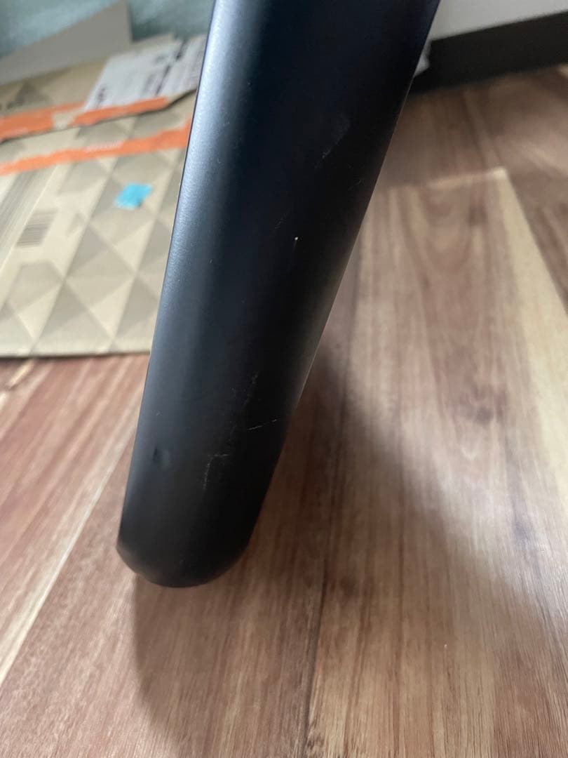 モダン　ローガラステーブル