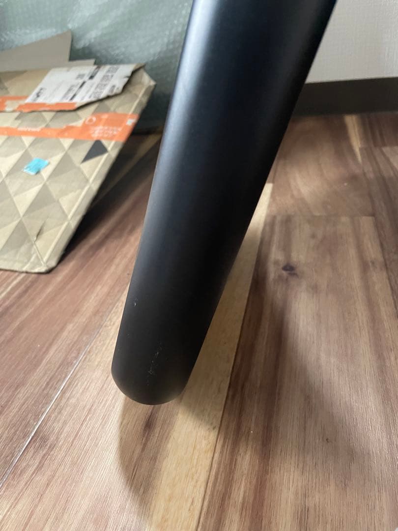 モダン　ローガラステーブル