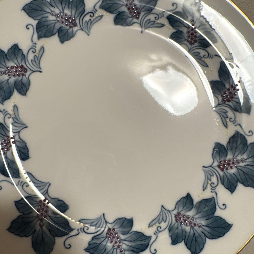 大倉陶園　金彩草花絵　呉須　手描き　ディナープレート　25.5cm