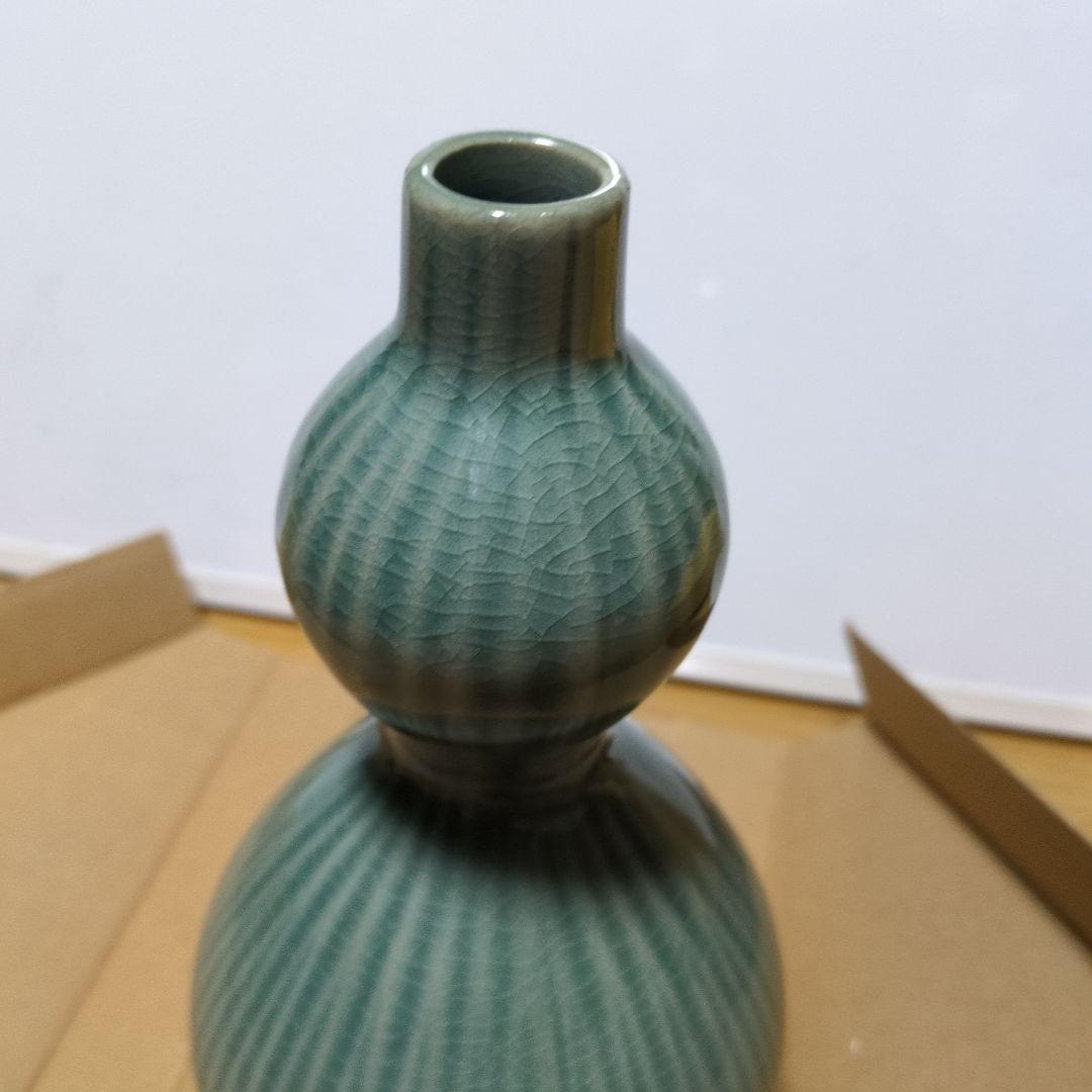 青磁 瓢箪形 花入 底銘「海青」 貫入が美しい青磁釉、床飾り・花器に