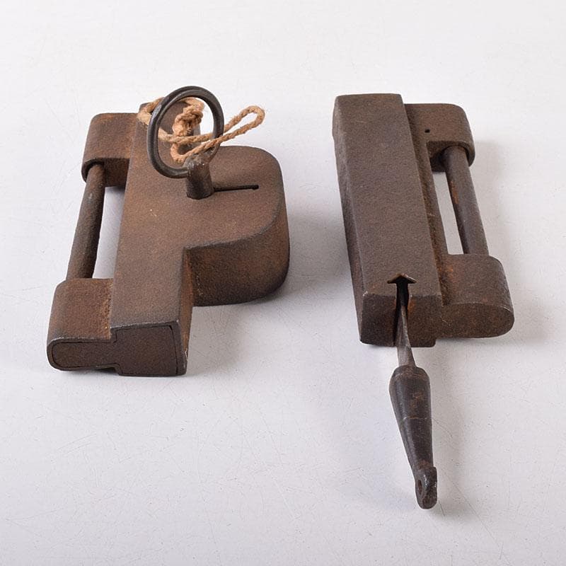 古民具　古鉄　古い錠前　鍵　2点　V　R8682