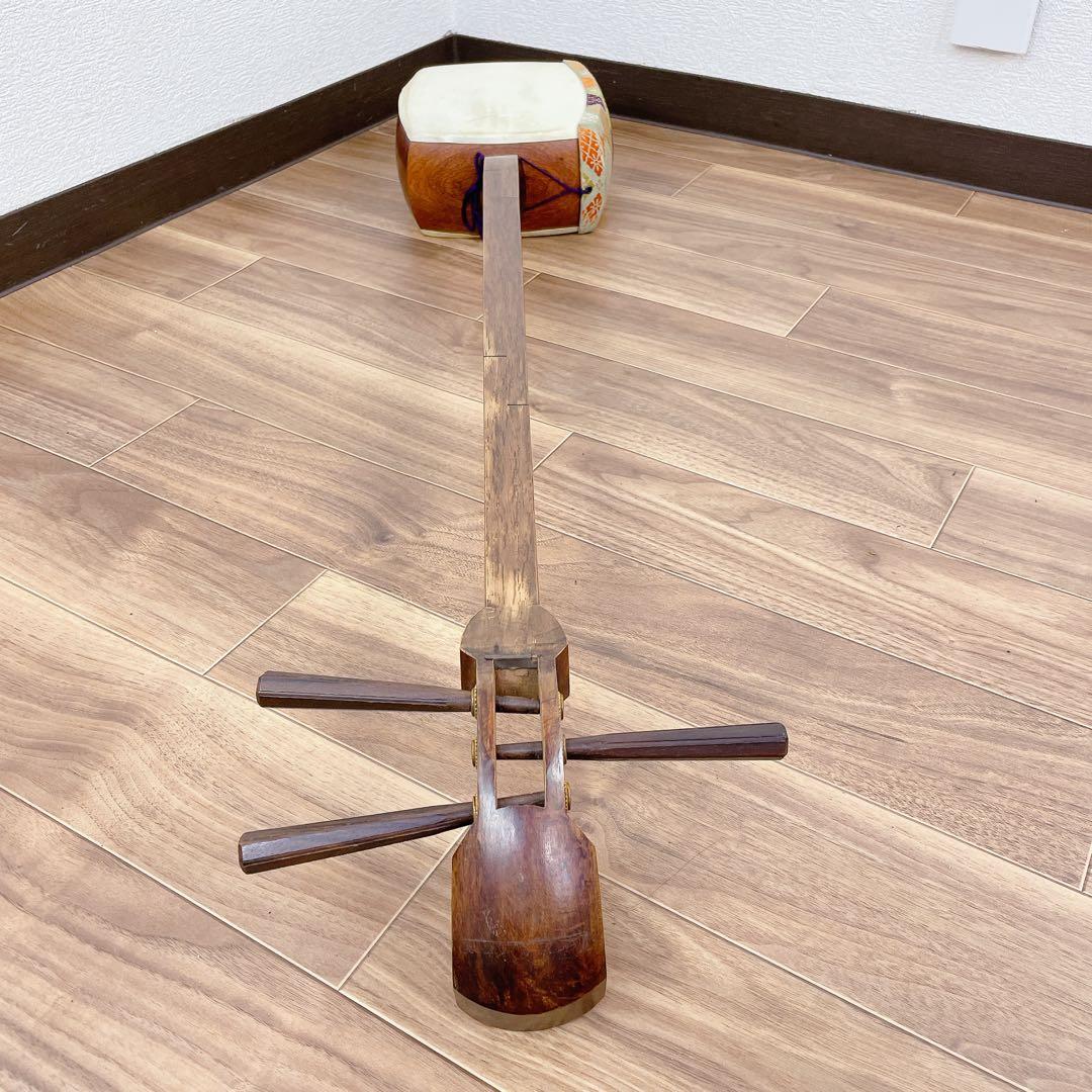 三味線 細棹 花梨 平溝 丸打胴 鳩胸 犬皮 和楽器 - メルカリ