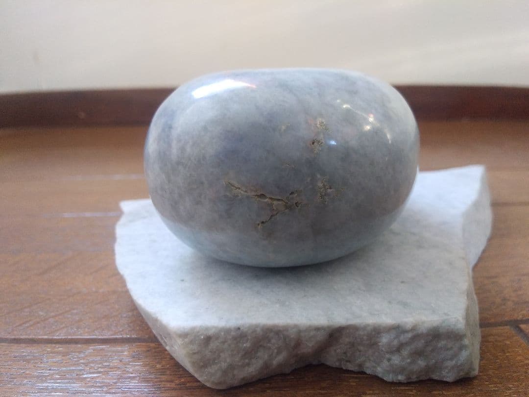 ♪糸魚川翡翠　勾玉　大物　ラベンダー色