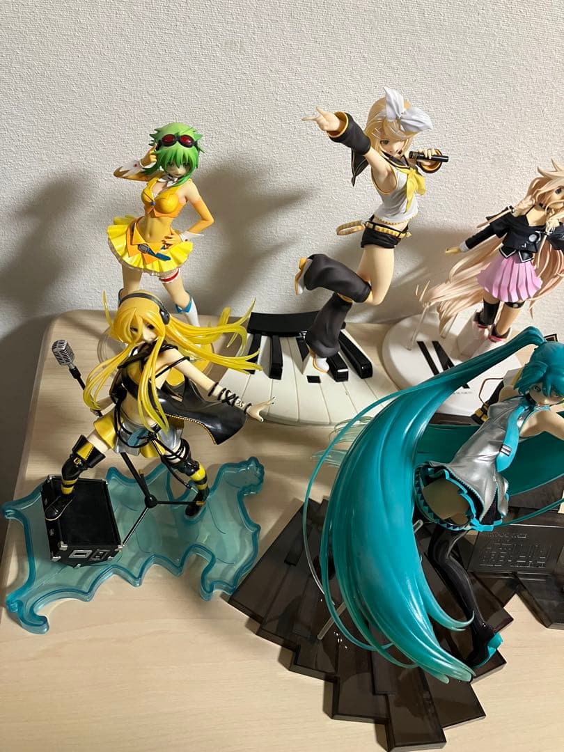 ボーカロイド　初音ミクなどフィギュア　7体セット