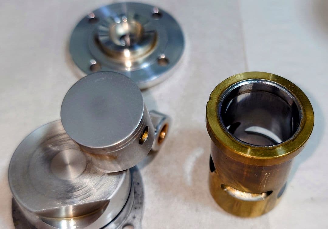 O.S. MAX 21XR-B Ver.2 エンジン