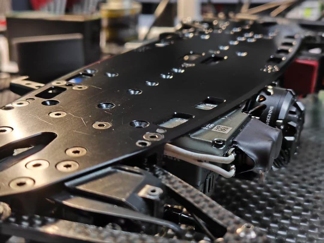 Awesomatix A800R 1.5mm アルミシャーシ+専用ネジ