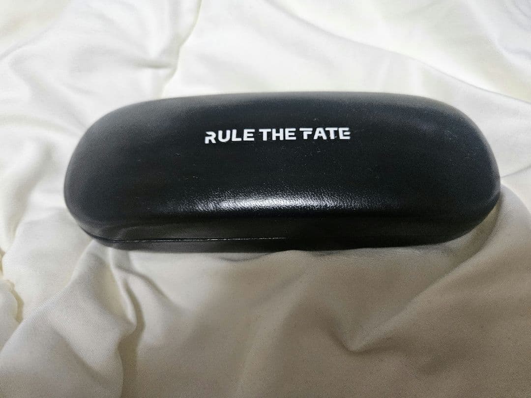 ゴ*子様 RULE THE FATE　サングラス　ケース付き