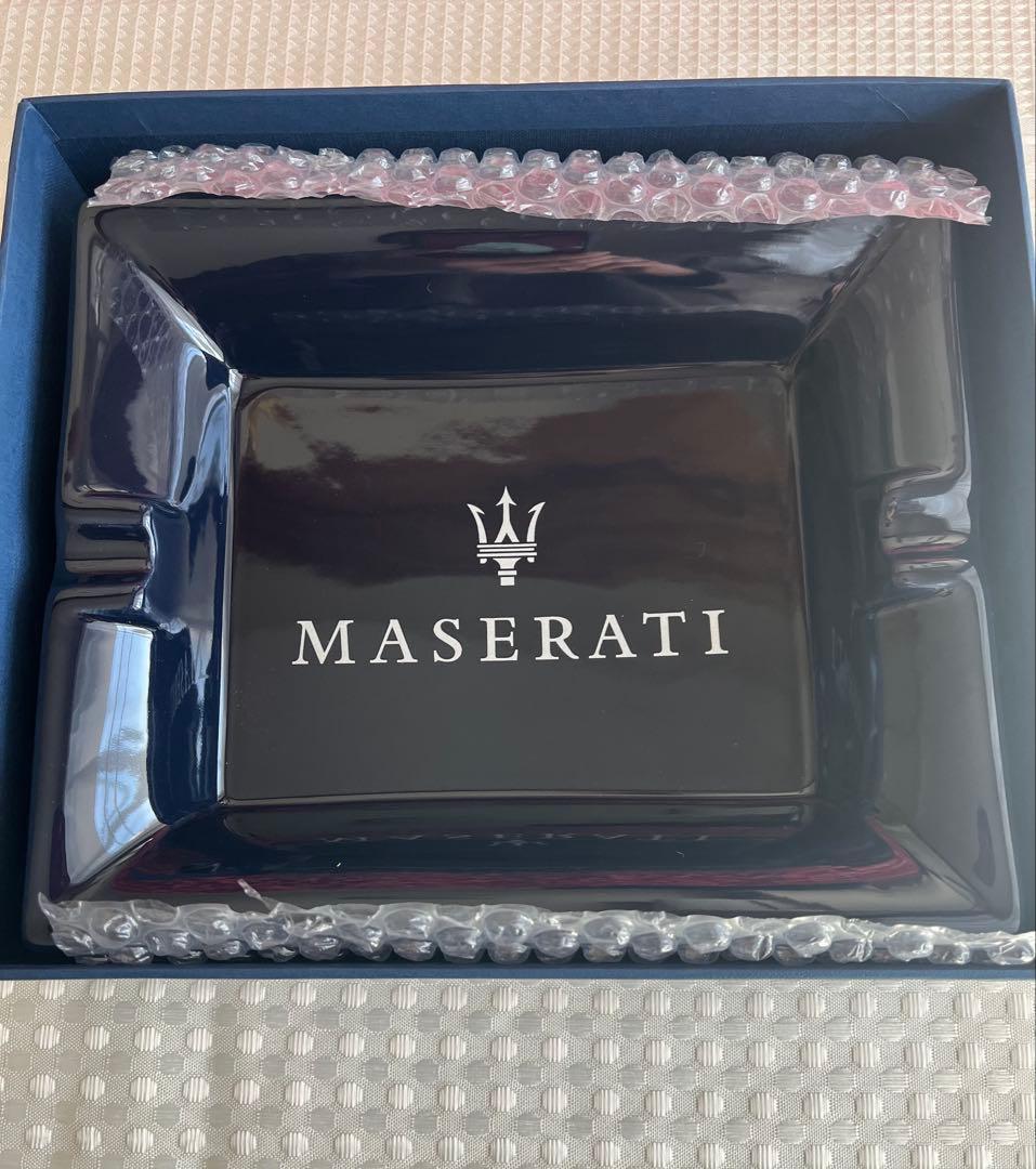 ★ Maserati ★ ネイビー 灰皿 箱あり 新品・未使用