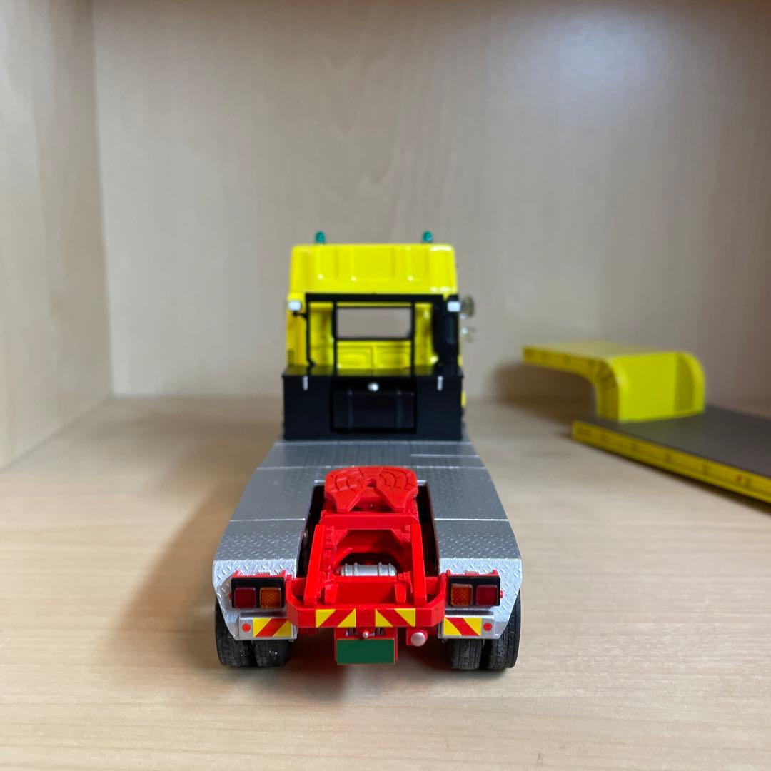 ケンクラフト 日野プロフィア 6x4 16輪中低床トレーラー 1/50 セット