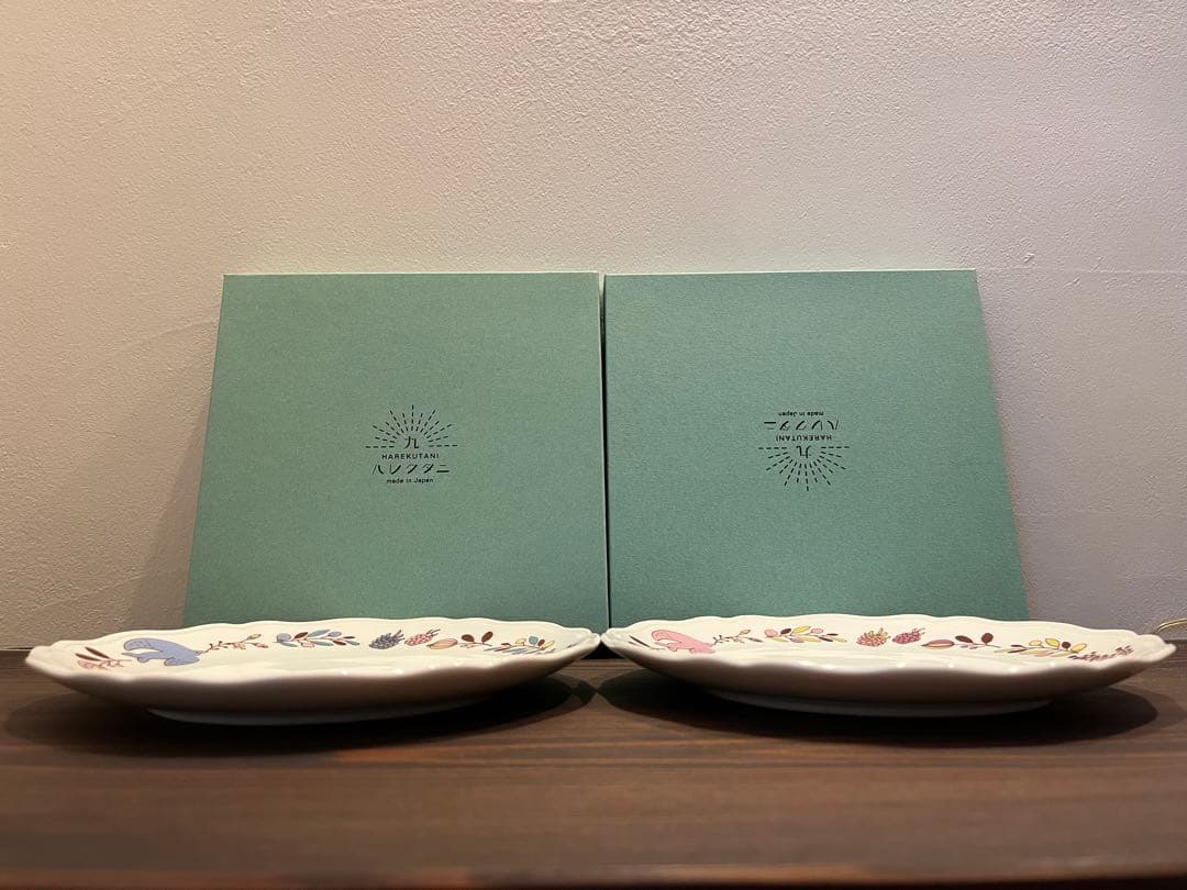 九谷焼 ハレクタニ 木の実と鳥 プレート ブルーとピンク各1枚ずつ合計2枚