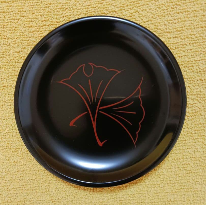 南部塗 浄法寺絵皿 18cm 黒塗り 朱絵 漆器 共箱付きイチョウ模様の漆器