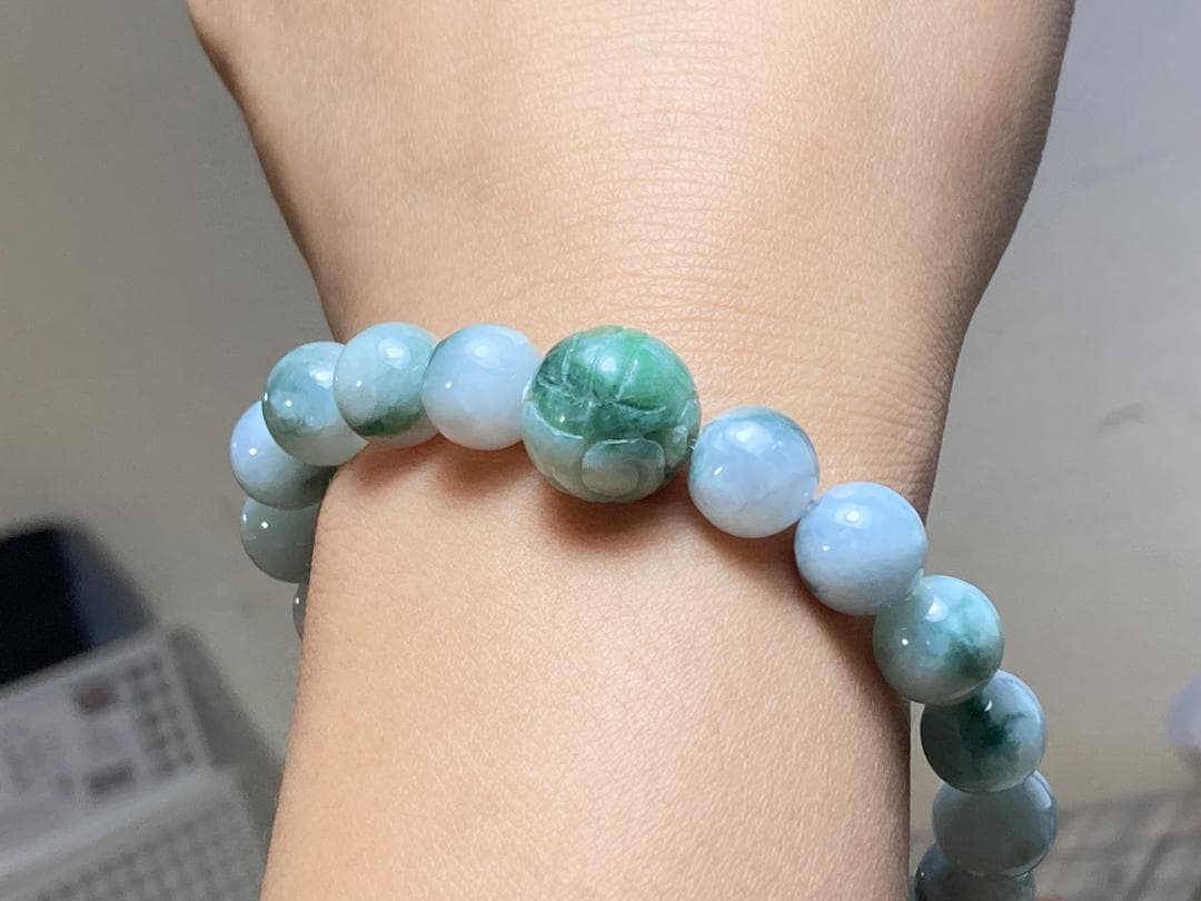 BR7-47 花青 10.0mm 彫り花珠 ミャンマー産A貨本翡翠 ブレスレット