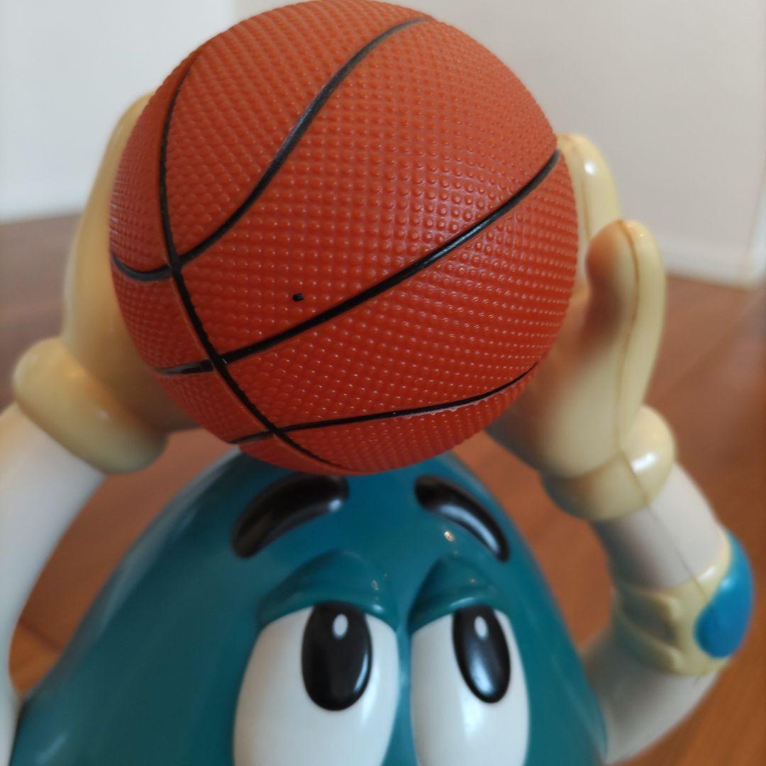 M&M's バスケットボール ディスペンサー エムアンドエムズ - メルカリ