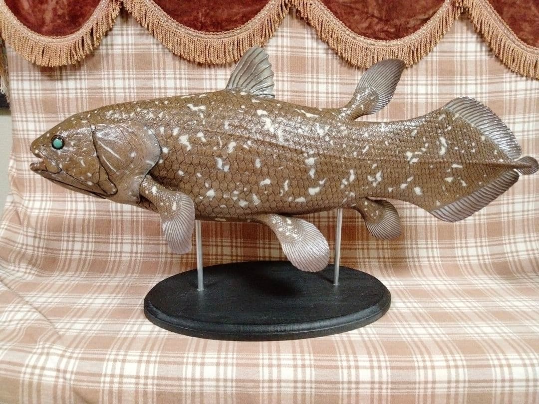 ハンドメイド　61cmシーラカンス　茶色　フィギュア　レプリカ　化石魚　置物