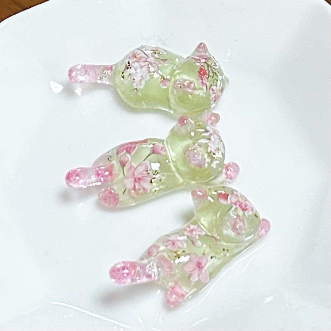 No.2900 ねこちゃん3種　ハンドメイドレジンパーツ