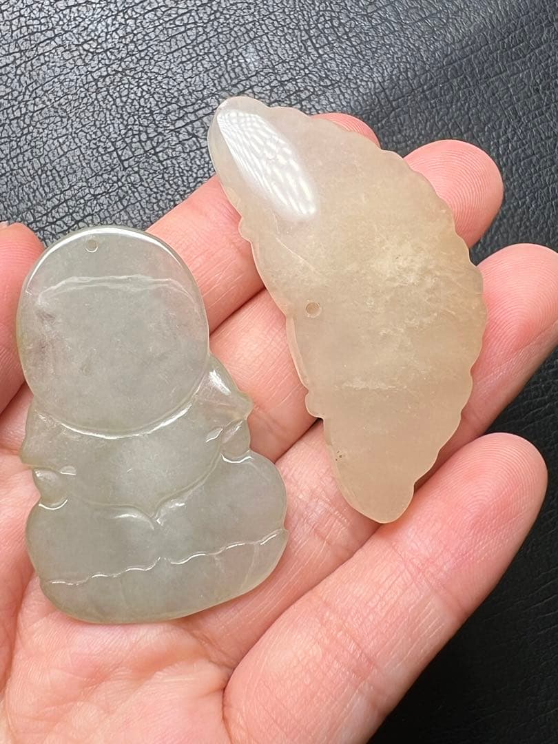 061589  赤字処分1セット限定　和田玉観音様蝶ペンダント2点