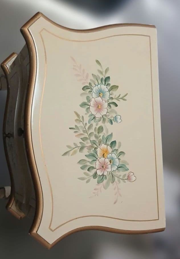 お値下げ！アンティーク 猫脚 キャビネット 棚 チェスト 花台 サイドテーブル