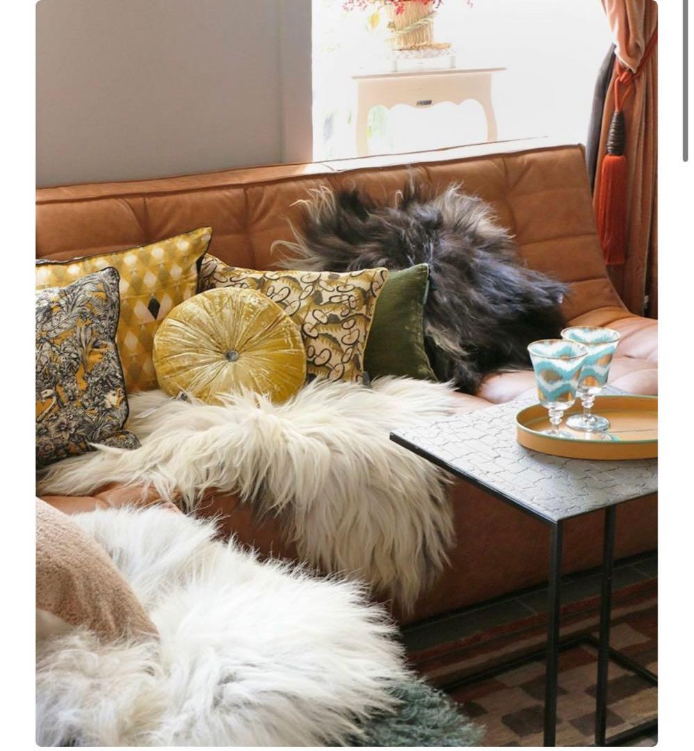 シルクベロアクッション・ラウンド　le monde sawage