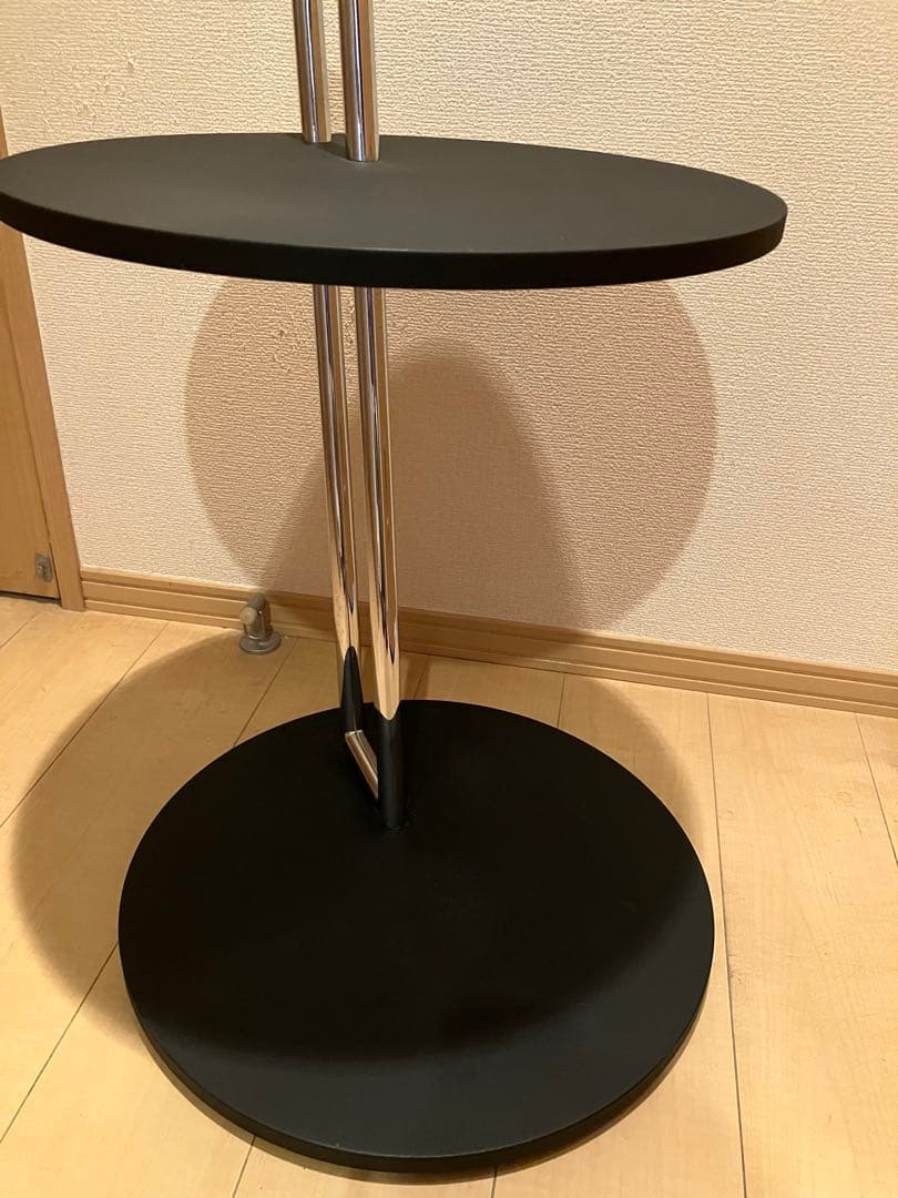 コーヒーテーブル　アイリーン・グレイ