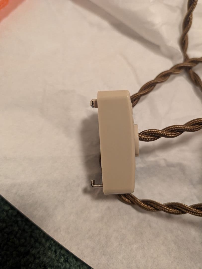 イ*ゴ様 定価以下販売　早い者勝ち　魚谷あきこ　Uotani Akiko　ペンダ