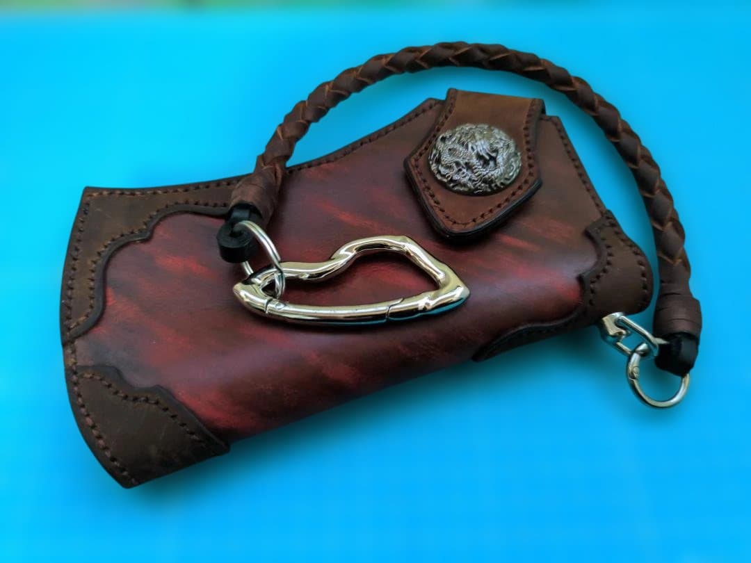 レザー製長財布 赤茶色 編み込みストラップ付き右ポケット