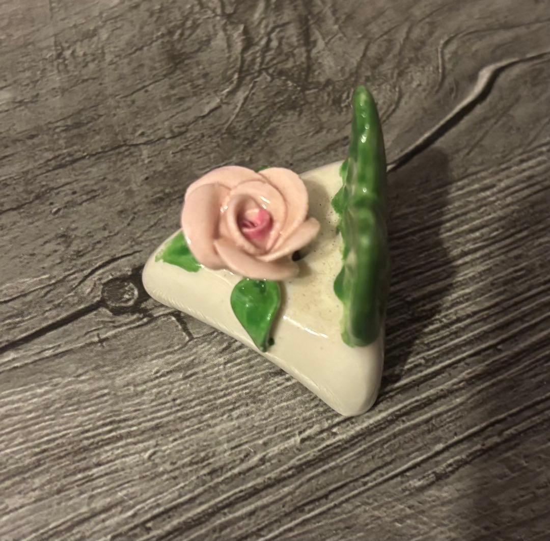 旧西ドイツ】AKカイザー磁器 立体バラのアンティークナプキンリング 2