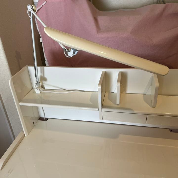 【送料込み】オカムラ　学習机　ホワイト鏡面仕上げ