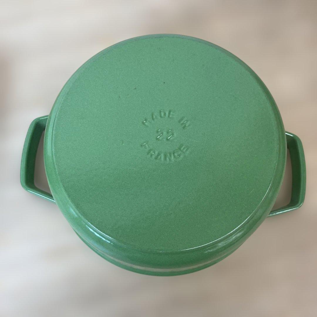 STAUB ストウブ ピコココット ラウンド 両手鍋 22cm 蓋付き グリーン