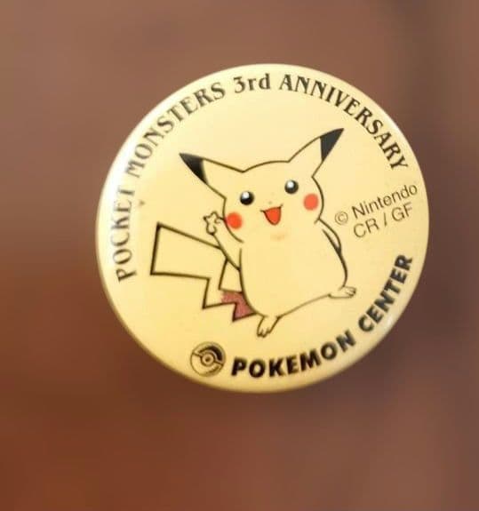 ポケモンセンター 3周年記念缶バッジ - メルカリ