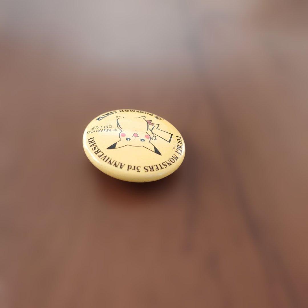 ポケモンセンター 3周年記念缶バッジ - メルカリ