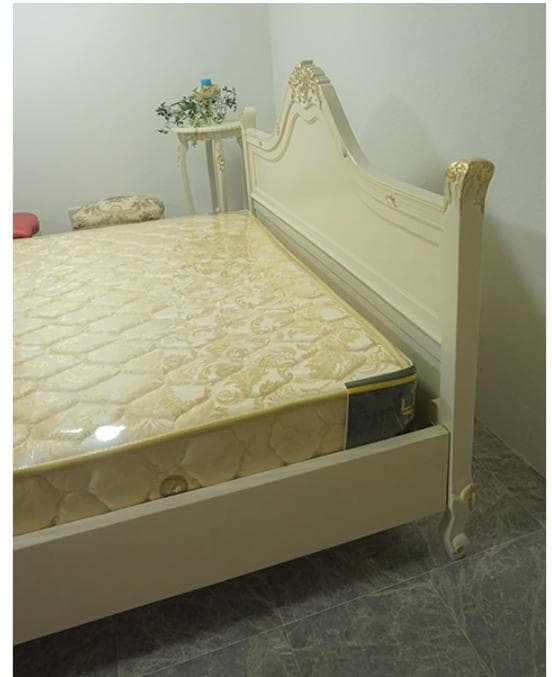 お値下げ！　ロココ調　アイボリーゴールド　ダブルベッド