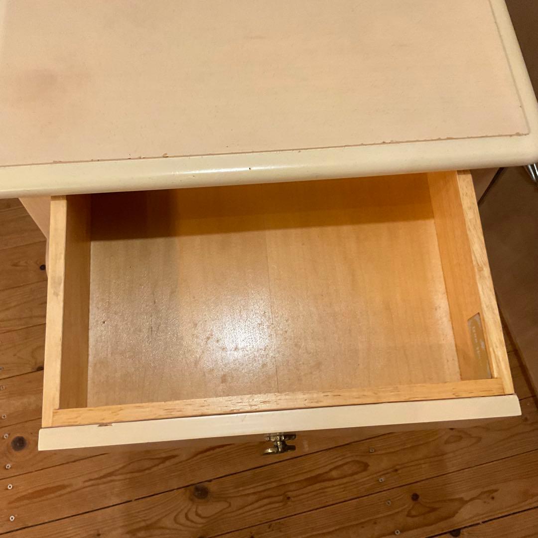 リン・ホーリン 猫脚 サイドテーブル LYNN HOLLYN IDC 大塚家具