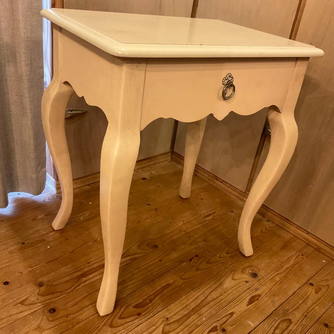 リン・ホーリン 猫脚 サイドテーブル LYNN HOLLYN IDC 大塚家具