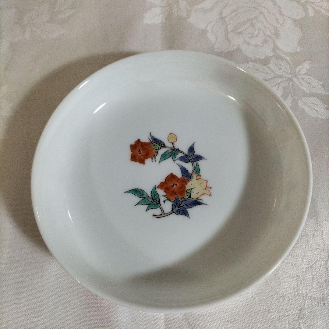 十四代柿右衛門　桔梗紋皿　有田焼 国家重要無形文化財指定十四代柿右衛門作（酒井田 正作）錦栗文壷