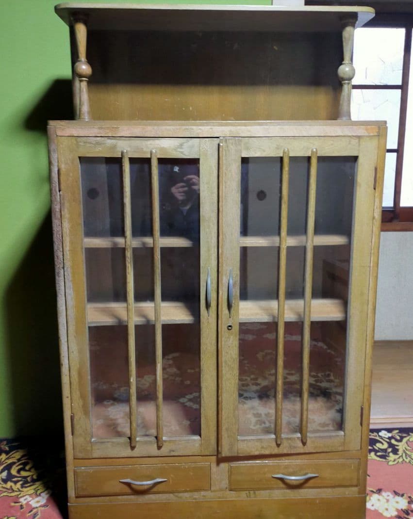 木製キャビネット　ヴィンテージ家具　ガラス扉付き　昭和レトロ