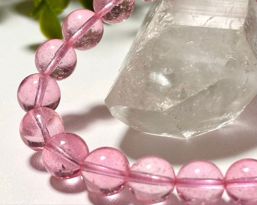 aki　大いなる幸運と愛を引き寄せるパワーストーン　タフィーピンクトパーズ