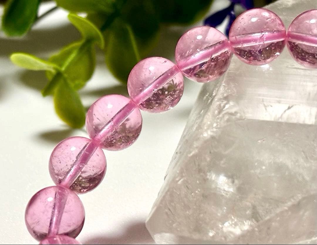 aki　大いなる幸運と愛を引き寄せるパワーストーン　タフィーピンクトパーズ