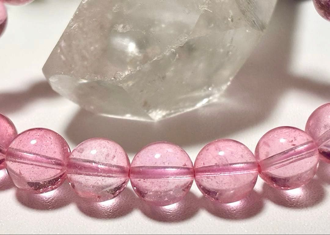 aki　大いなる幸運と愛を引き寄せるパワーストーン　タフィーピンクトパーズ