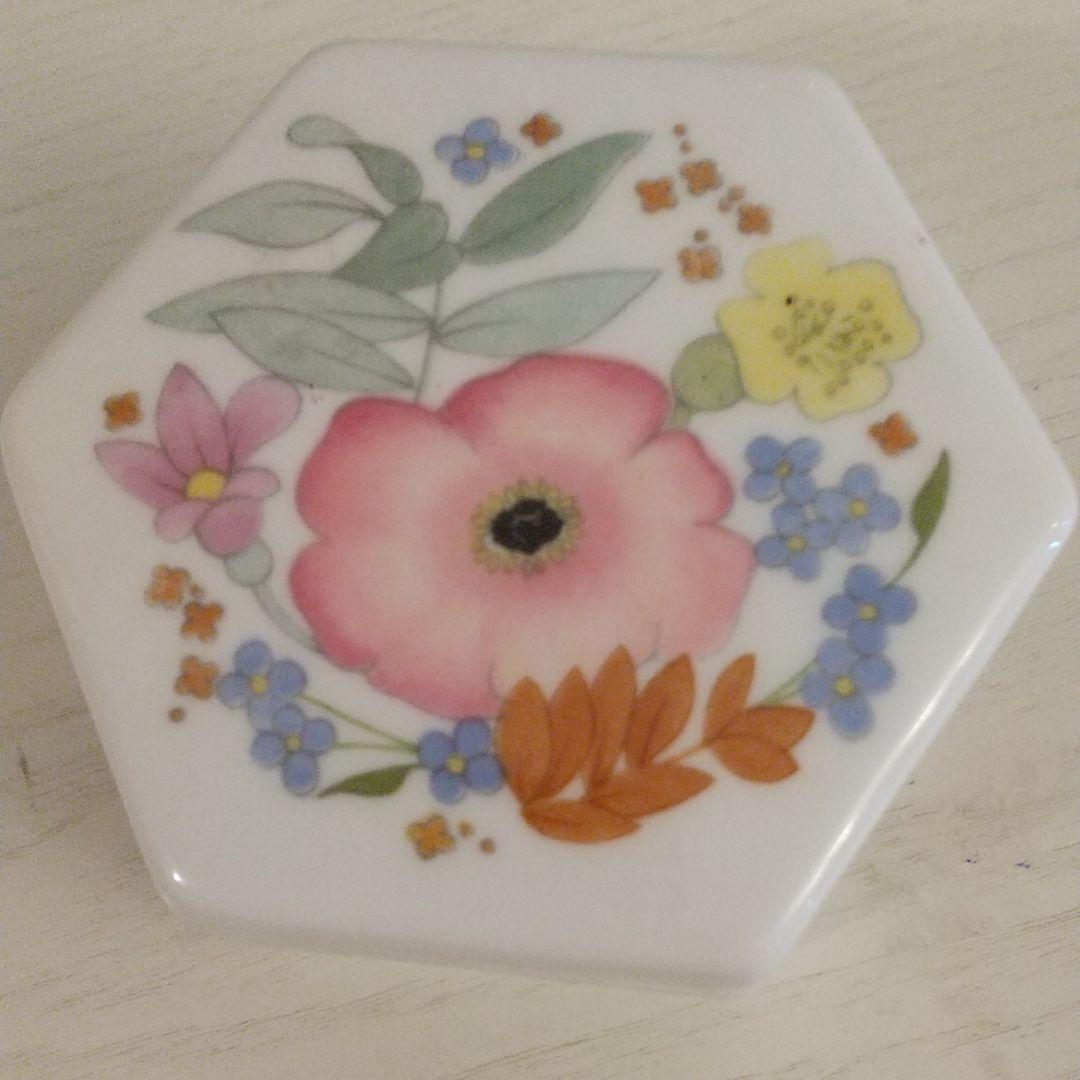 ウェジウッド 黒壺 アンティーク フローラル トリンケットボックス