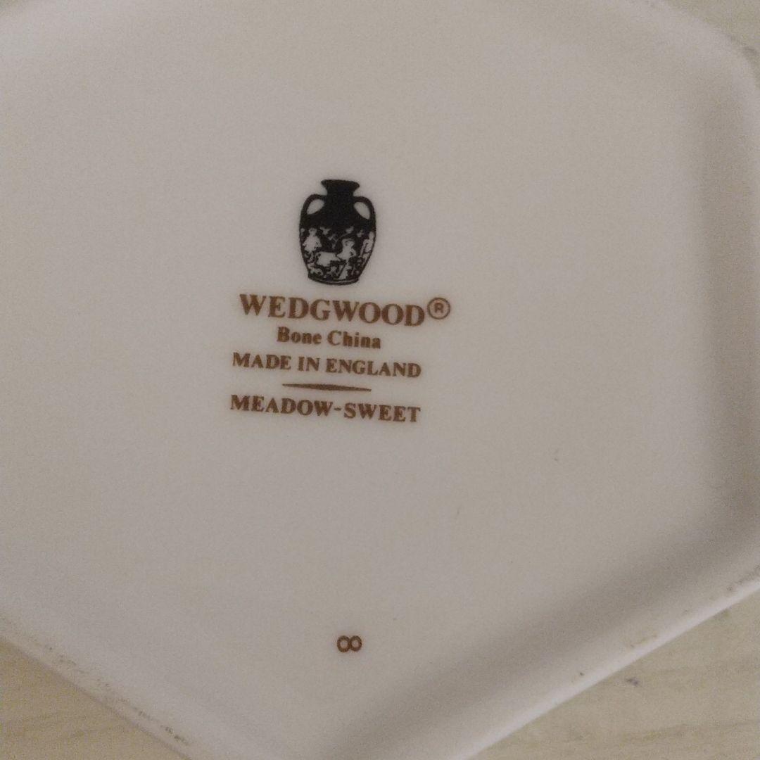 ウェジウッド 黒壺 アンティーク フローラル トリンケットボックス