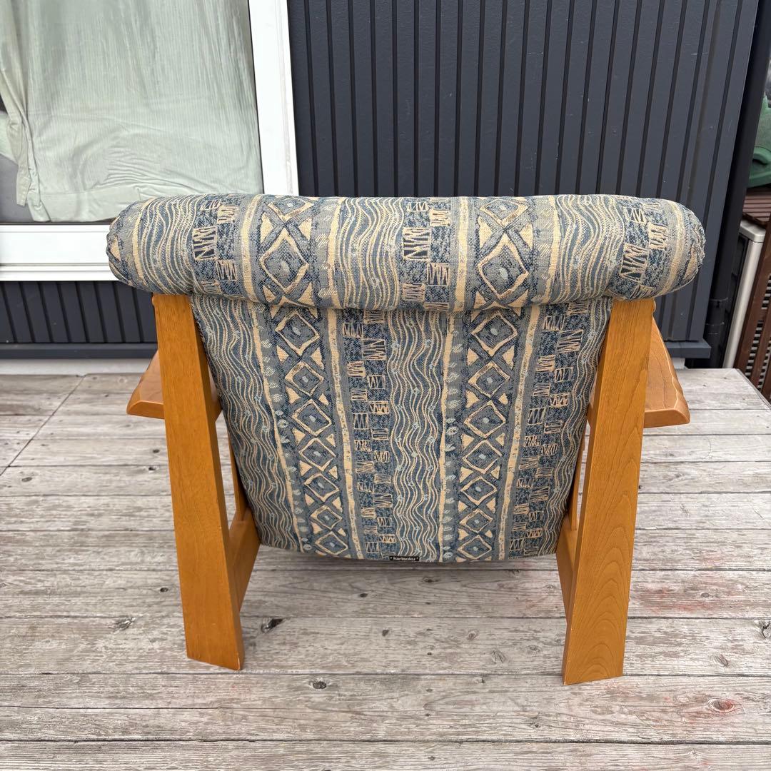 ② カリモク 木製アームチェア 1人掛けソファ 木製 北欧レトロ ファブリック
