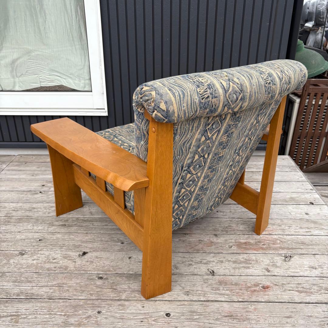 ② カリモク 木製アームチェア 1人掛けソファ 木製 北欧レトロ ファブリック