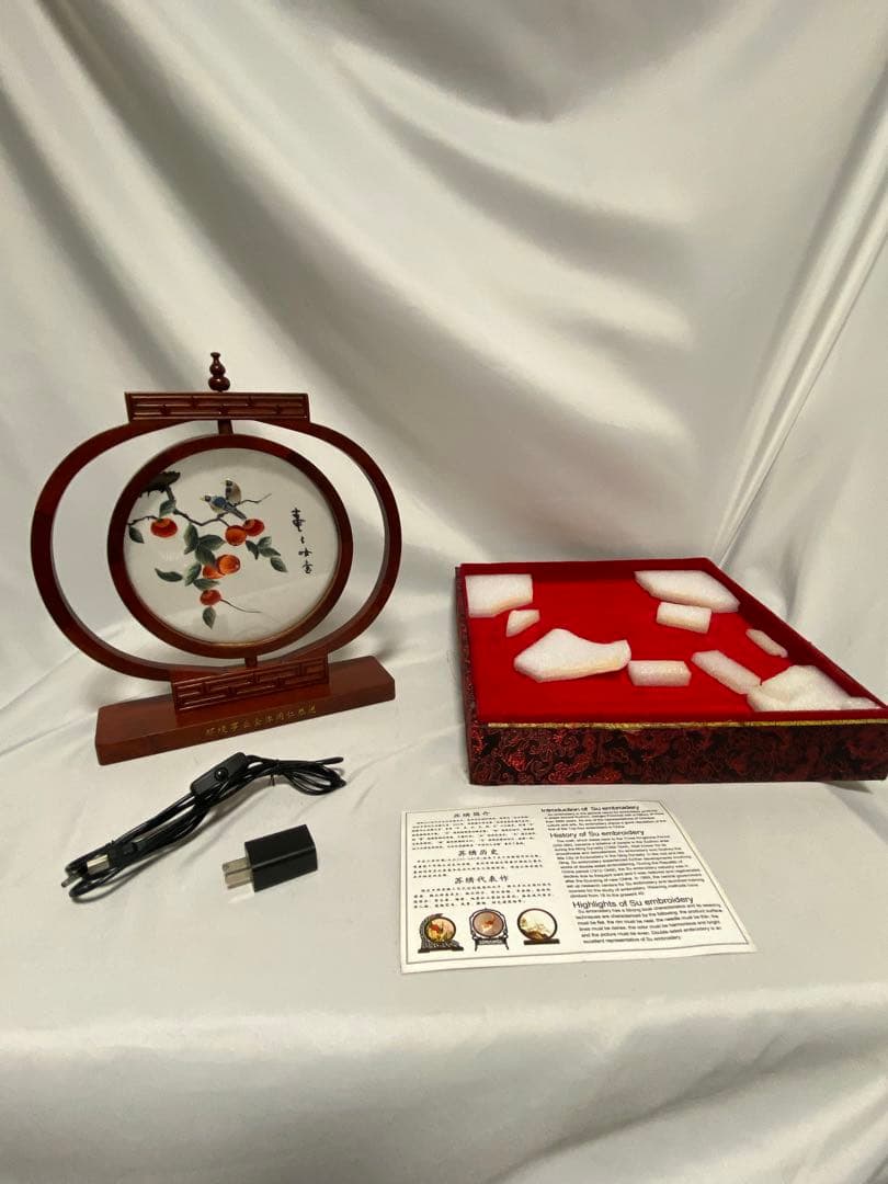 1473❣️蘇刺繍　LED ライト付き　置物